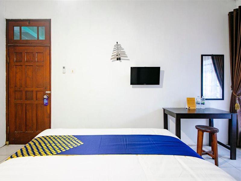 Spot On 2107 Ijo Pupus Syariah Residence Baturetno Eksteriør bilde